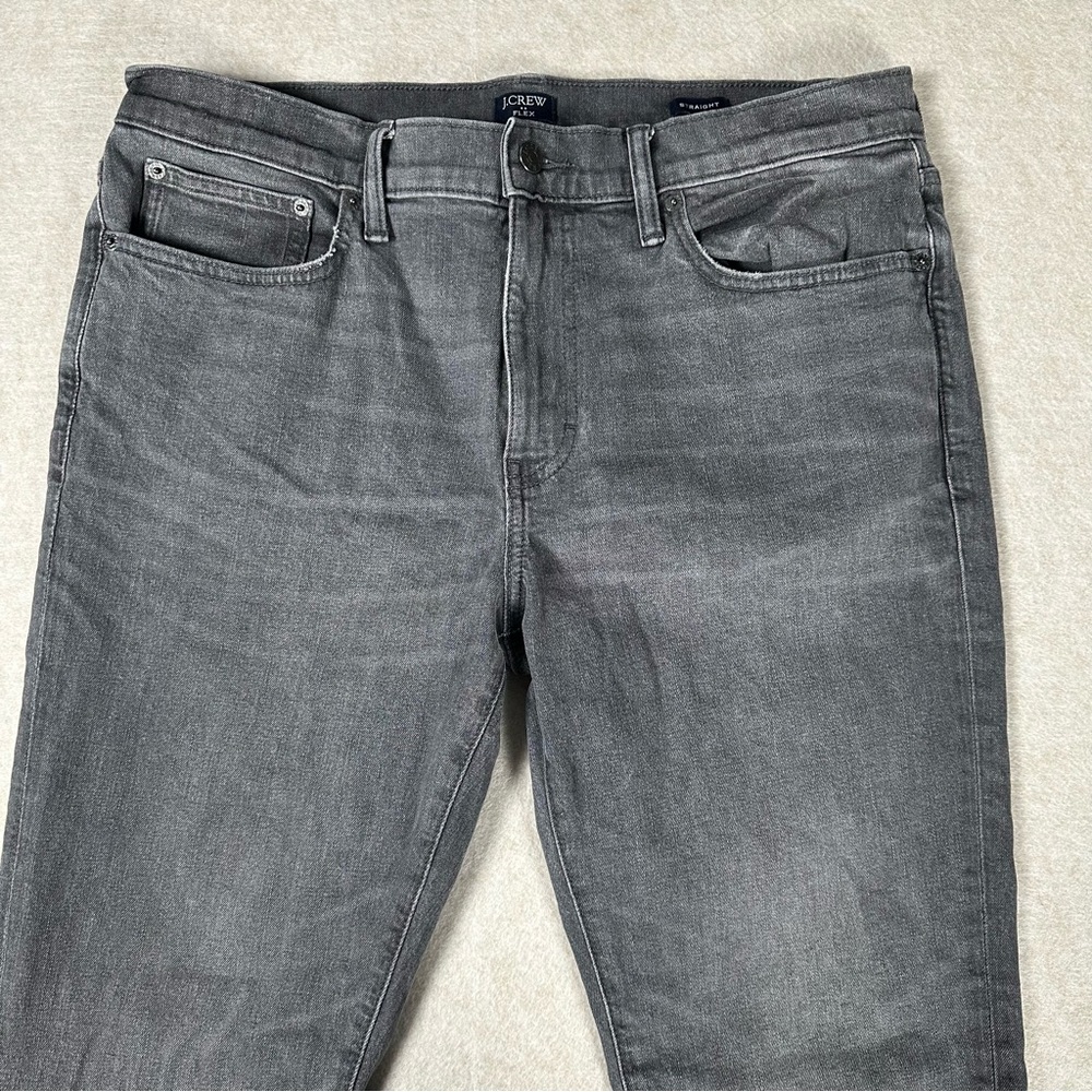 J Crew Men’s Straight-fit grey jean in signature flex 34/30